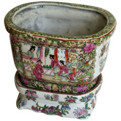 Chinese Export Planter or Jardinière with Base Stand, Rose Medallion, circa 1900 5