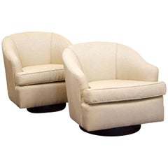 Pair of Swiveling Barrel Lounge Chairs, Attributed to Milo Baughman 12