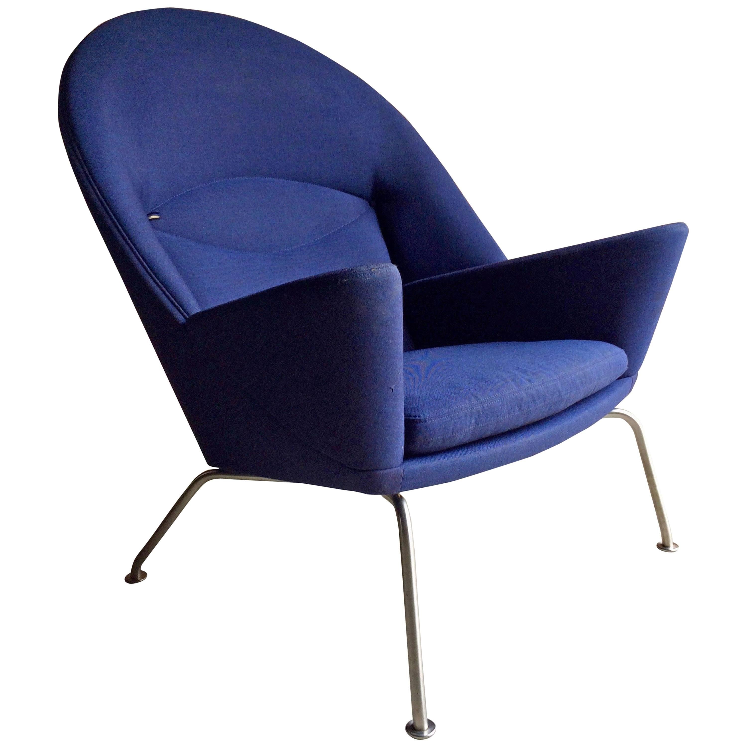 Hans Wegner Lounge Chair Model 468 Oculus Manufactured by Carl Hansen Blue No.3