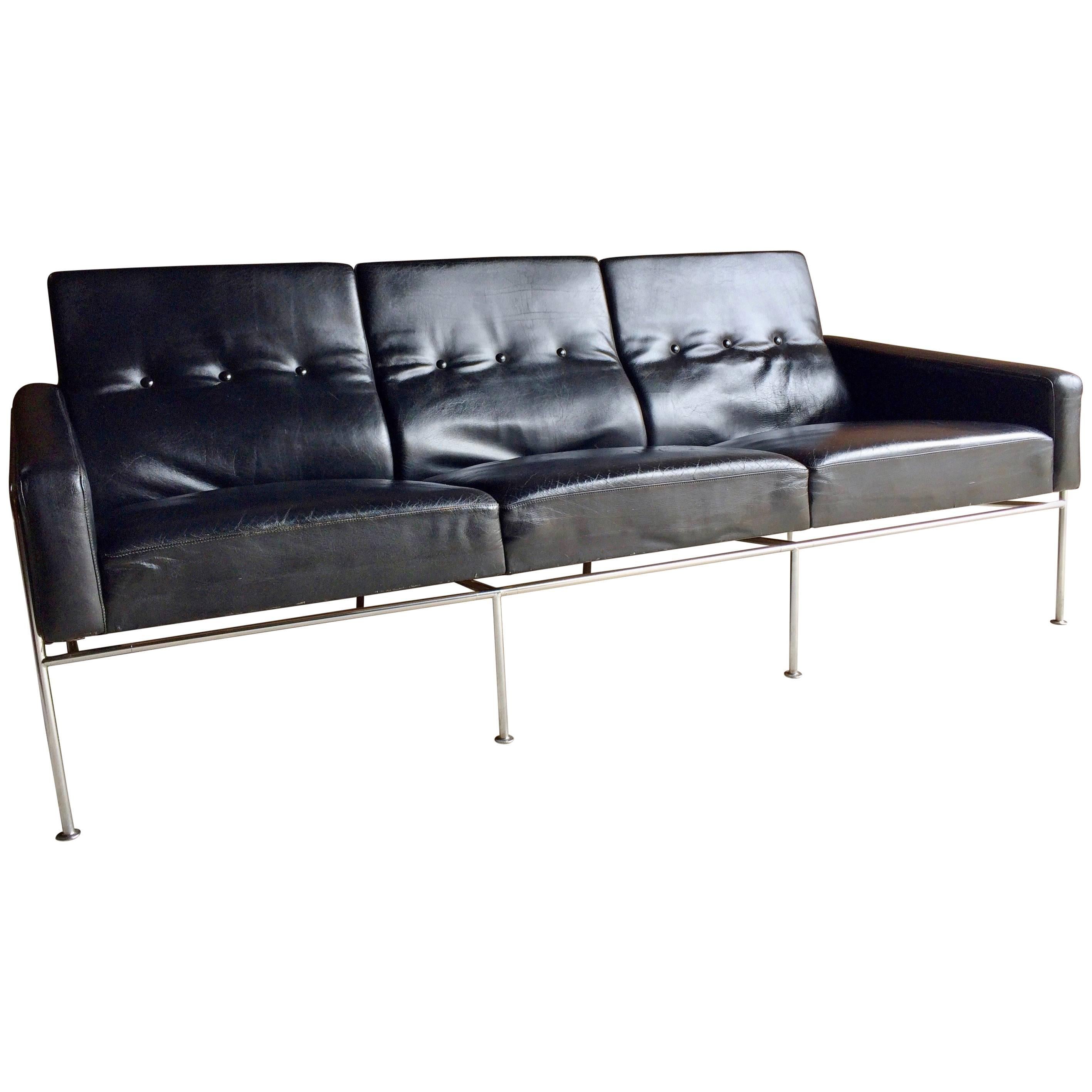 Arne Jacobsen Model 3300 Three-Seat Black Leather Sofa by Fritz Hansen, 1960s