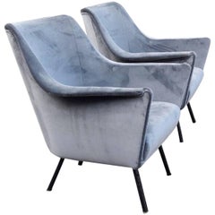 Pair of Elegant Italian Mid-Century Club Chairs 12