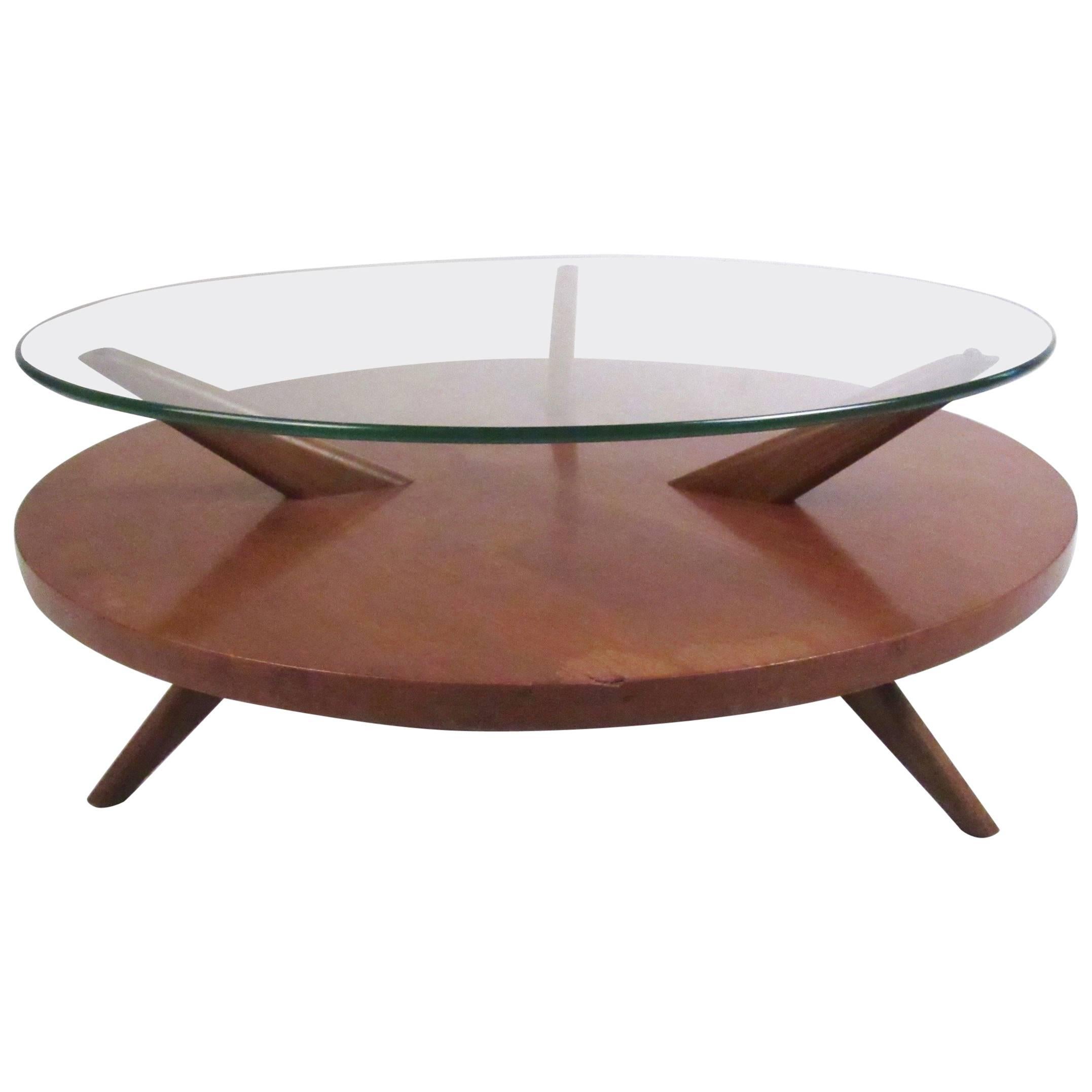 Mid-Century Two-Tier Coffee Table in the Style of Heywood Wakefield