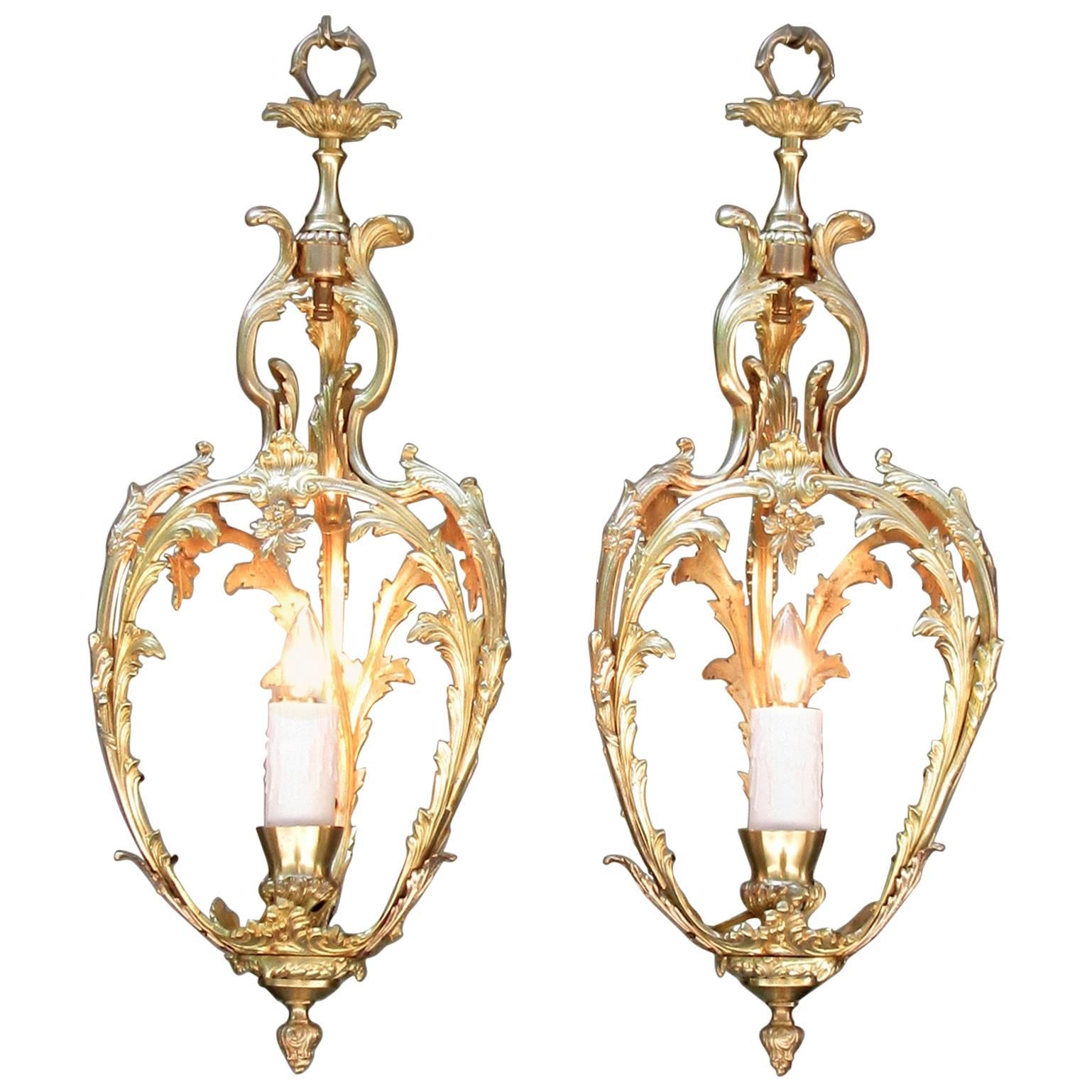 Early 20th Century French Louis XVI Bronze Dore Foliate Lanterns