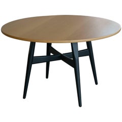 Hans Wegner Round Dining Table Model GE526 for GETAMA