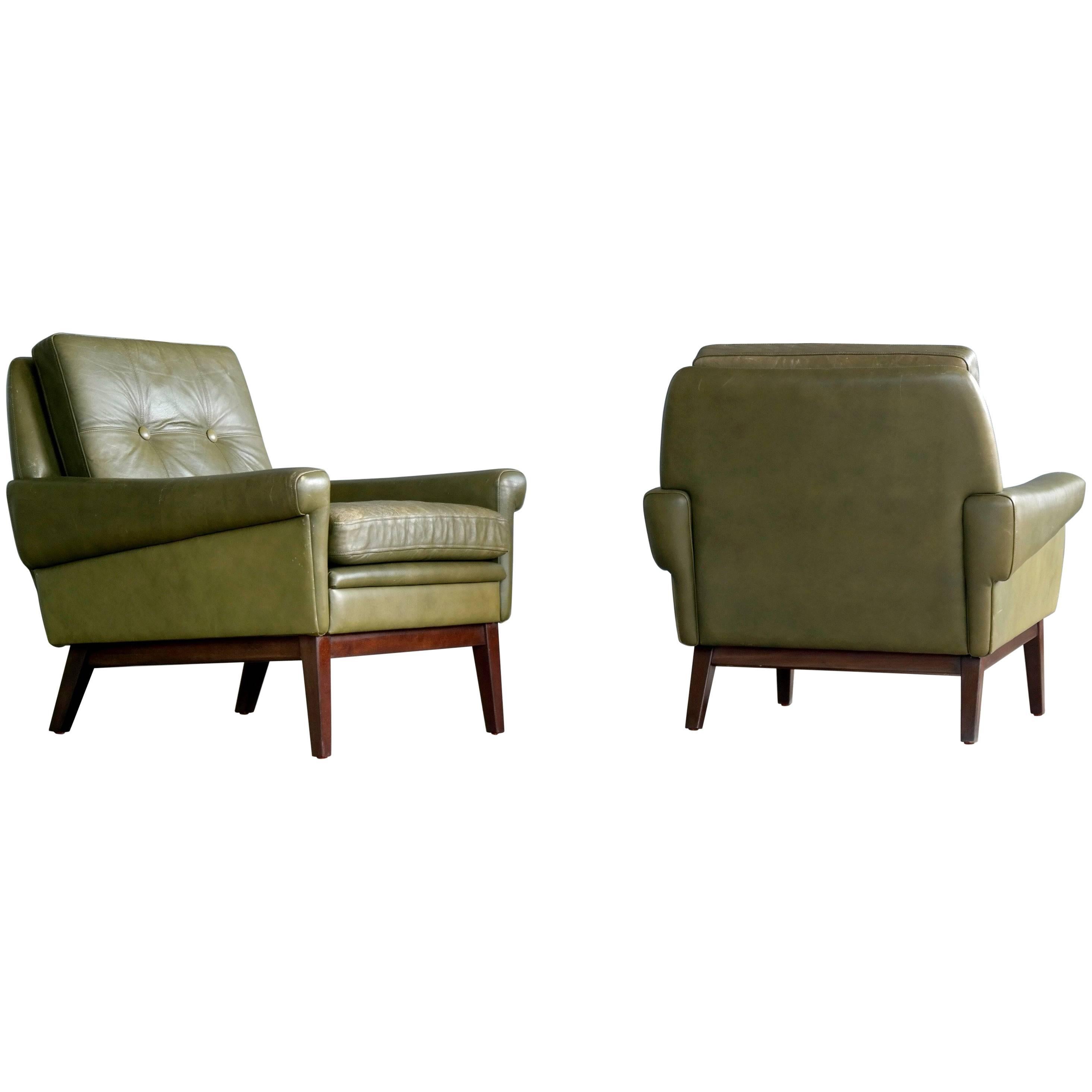 Svend Skipper Pair of Lounge Chairs in Green Leather
