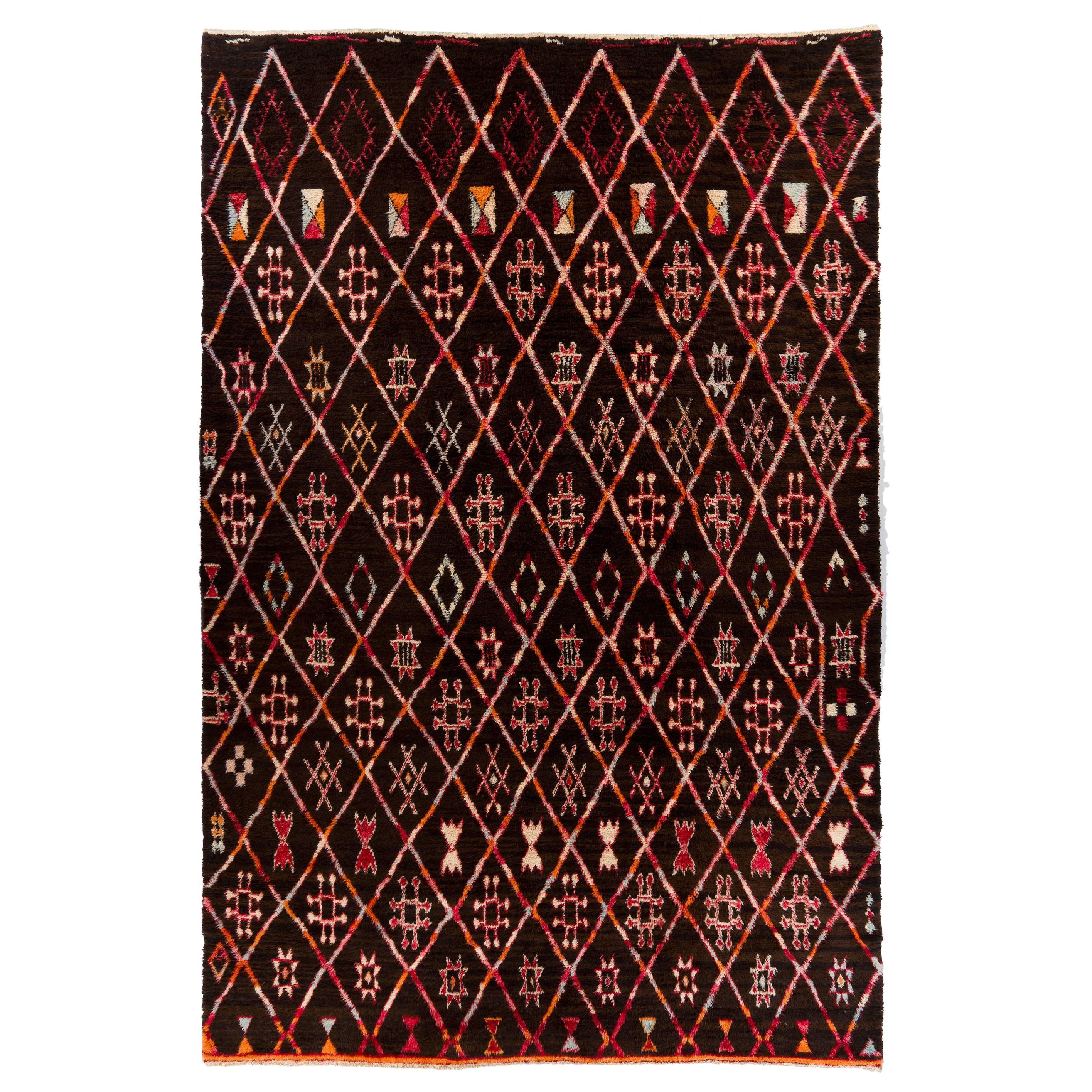 Modern Moroccan Design Rug. 100% Wool Carpet. Custom Options Available For Sale