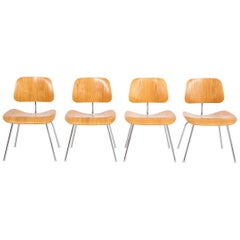 Set of Four Mid-Century Modern Eames Dining Chairs for Herman Miller