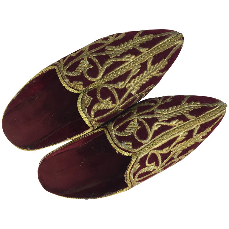 Turkish Velvet Embroidered Gold Metallic Thread Slippers Shoes For Sale at