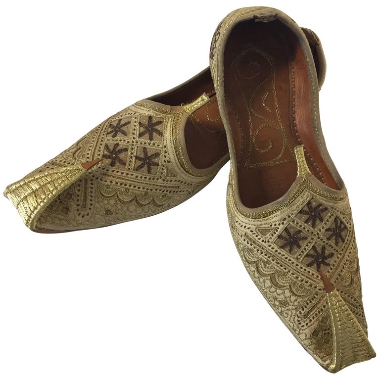 Handcrafted Moorish Arabian Embroidered Slippers Shoes at 1stDibs | arabian  slippers