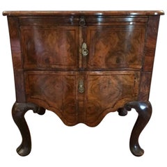 Walnut Oyster Veneered Small Commode Chest, Late 19th Century 9