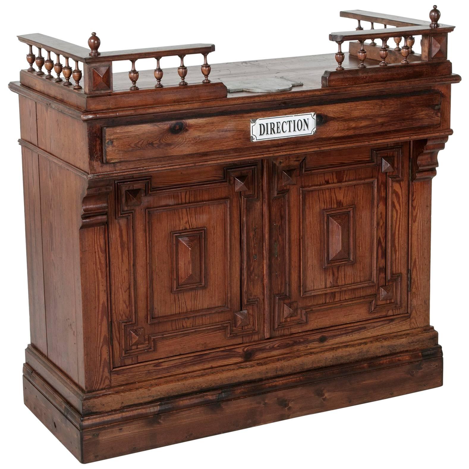 French Pitch Pine Shop Counter or Dry Bar with Spooled Gallery, circa 1900