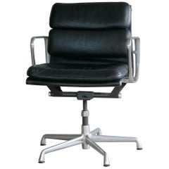 Vintage Eames Soft Pad Management Chair Model EA434