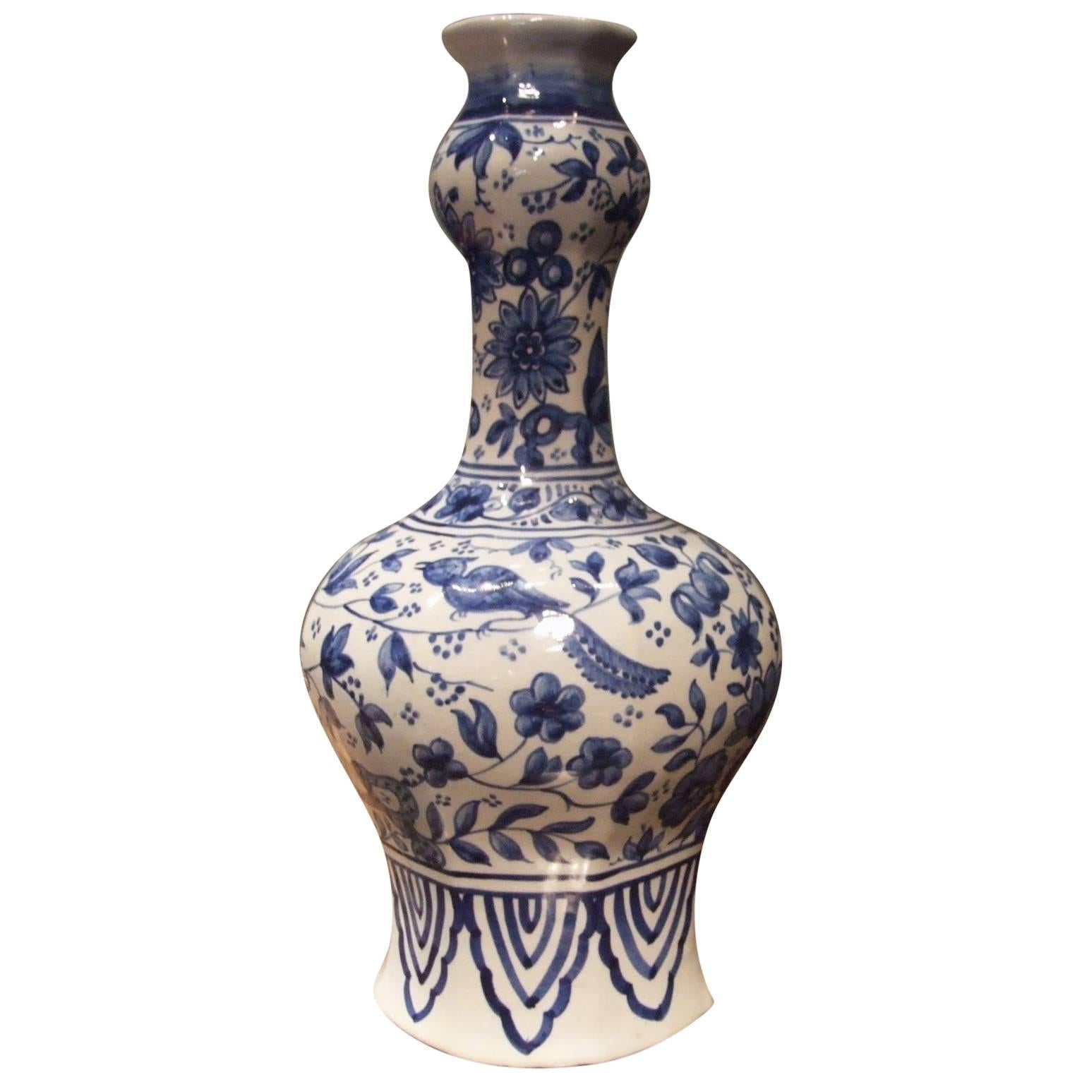 Vase néerlandais en faïence de Delft du 19ème siècle