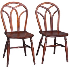Good Pair of Early 19th Century Gothic Hoop Back Elm Windsor Side Chairs 5