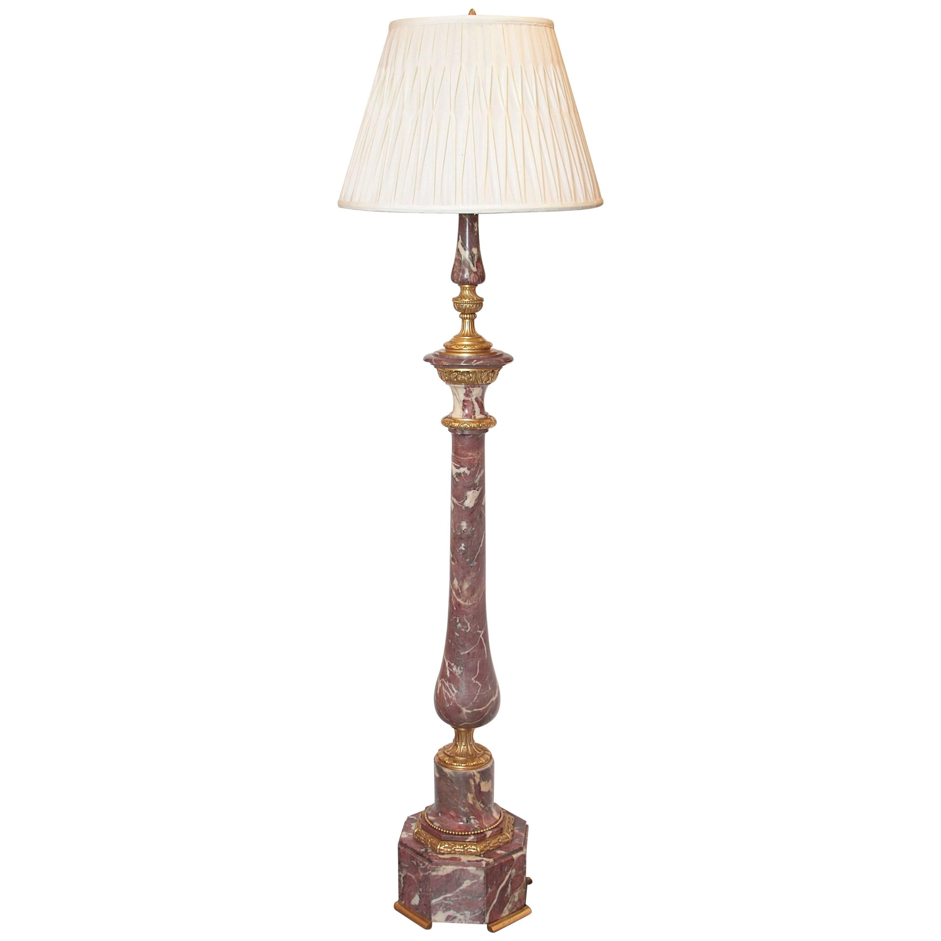 Französische Stehlampe aus Marmor und vergoldeter Bronze aus dem 19. Jahrhundert