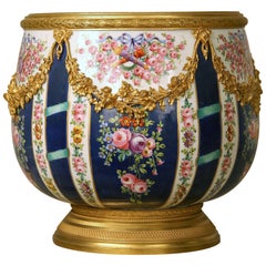 Belle Jardinière en porcelaine de Sèvres de la fin du 19e siècle, montée sur bronze doré