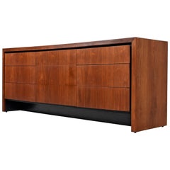 Dillingham Mid-Century Modern Walnut Dresser Credenza, circa 1970s