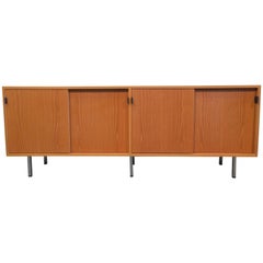 Nice Florence Knoll Credenza on Chrome Legs, USA, 1970s, Oak