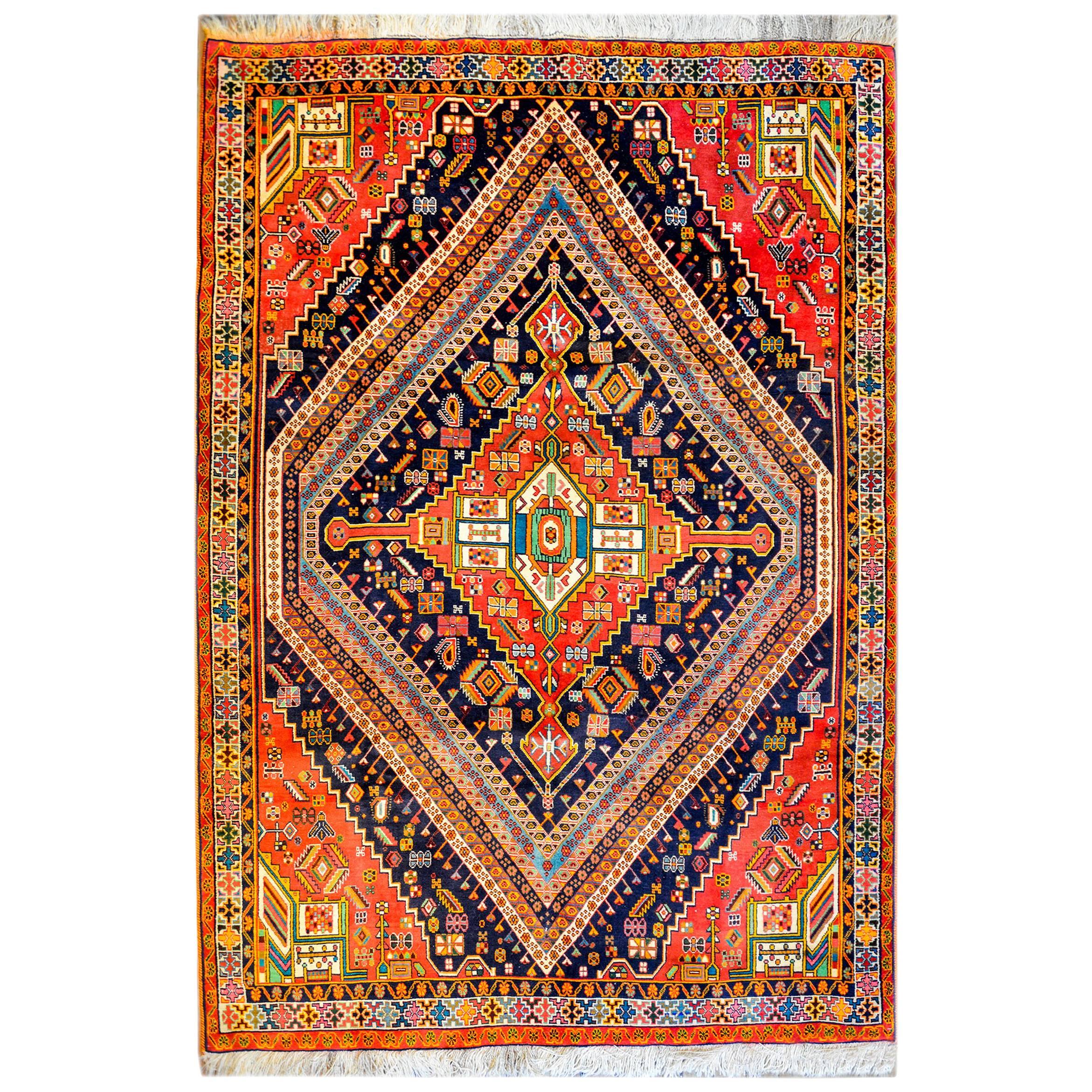 Brillanter Shiraz-Teppich aus der Mitte des 20. Jahrhunderts
