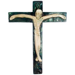 Vintage Wall Crucifix in Ceramic, Hand-Painted, Green and Ivory Color, Belgium, 1950s