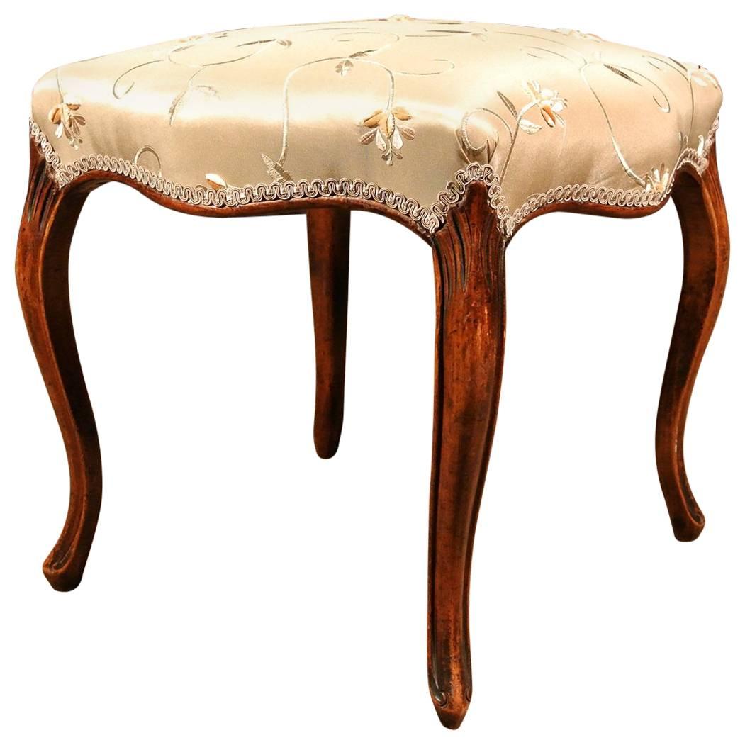 18th Century Walnut Serpentine Stool in the French Manner For Sale