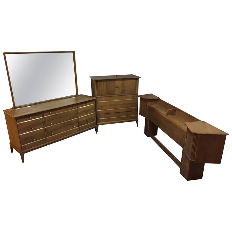 MidCentury Modern HeywoodWakefield Sable Color 'Cadence" Bedroom Set