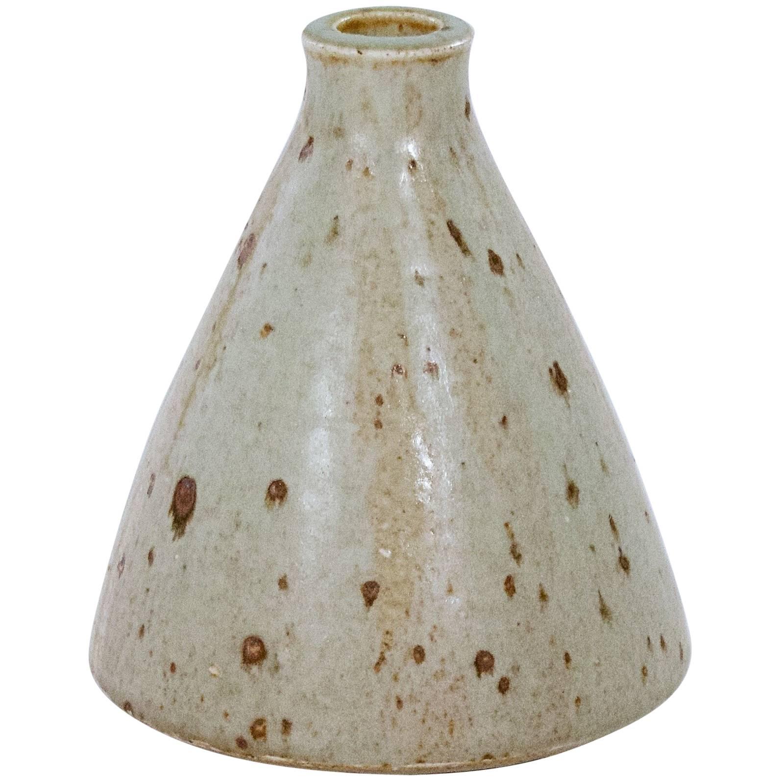 Conical Vase with a Textured Ivory Glaze by Marianne Westman, 1928-2017 For Sale
