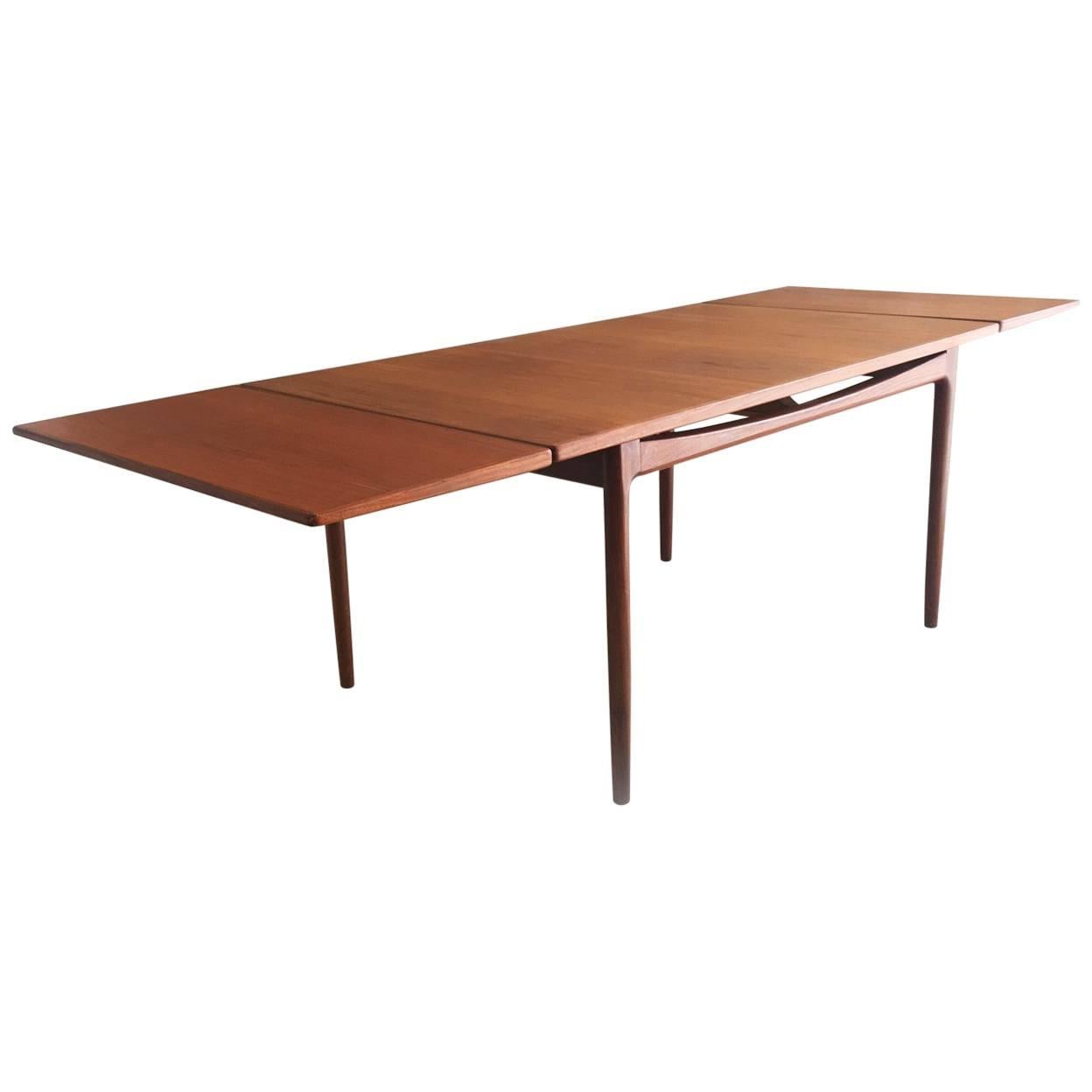 Ib Kofod-Larsen for G-Plan’s Danish Range 1960s Teak Extendable Dining Table For Sale