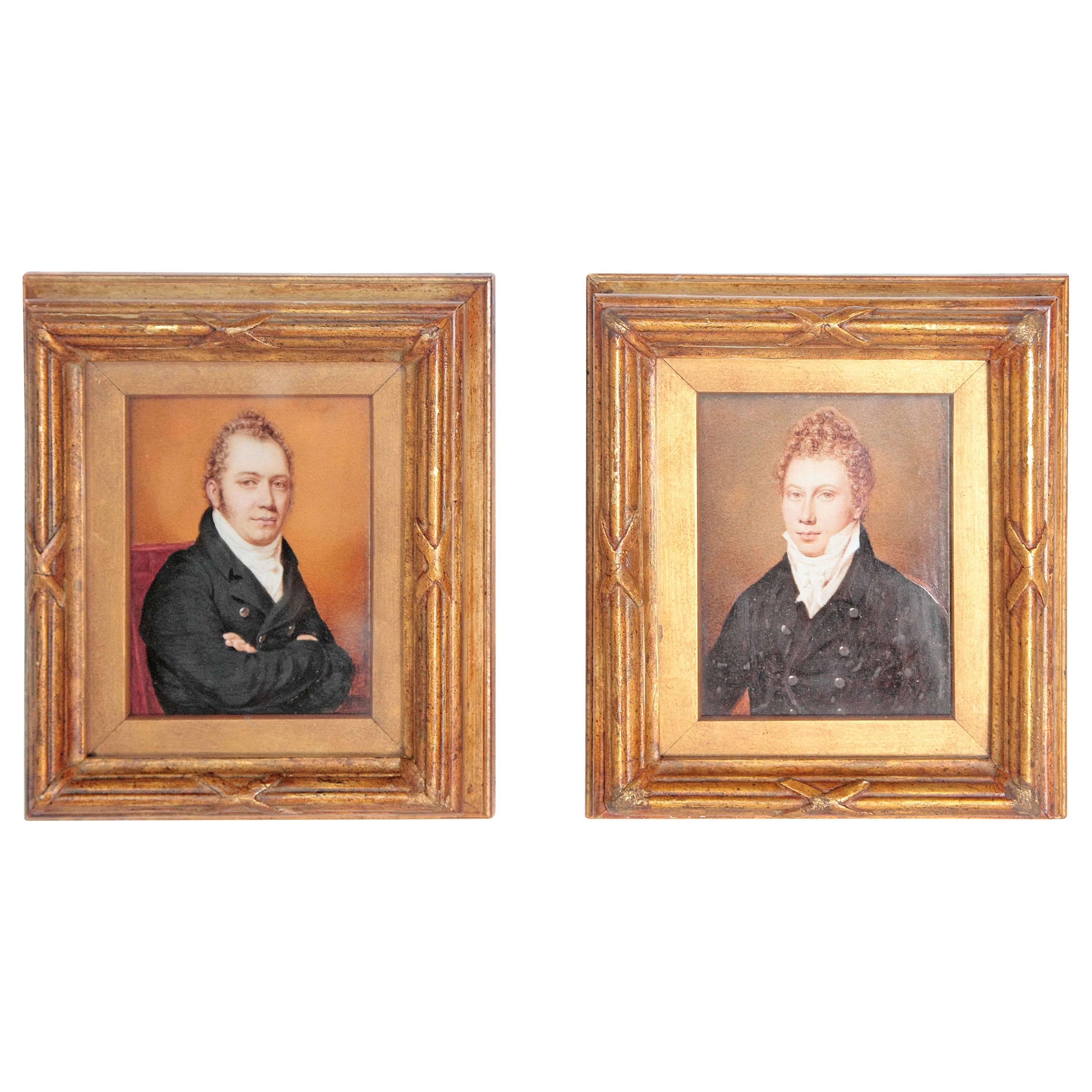 Paire de portraits miniatures d'époque / Hommes de la Régence anglaise en vente