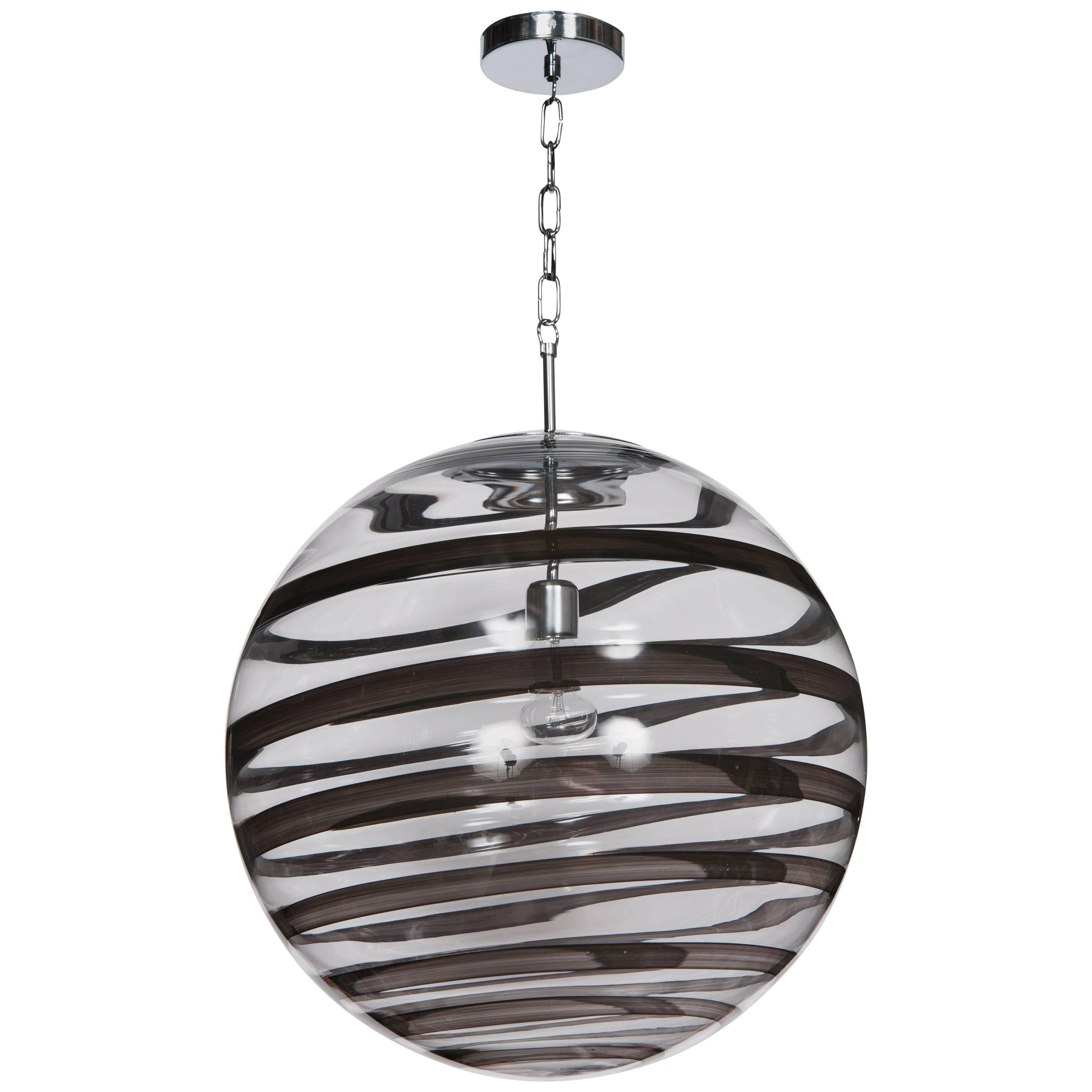 Lampes à suspension globe en verre de Murano avec motif de tourbillon noir
