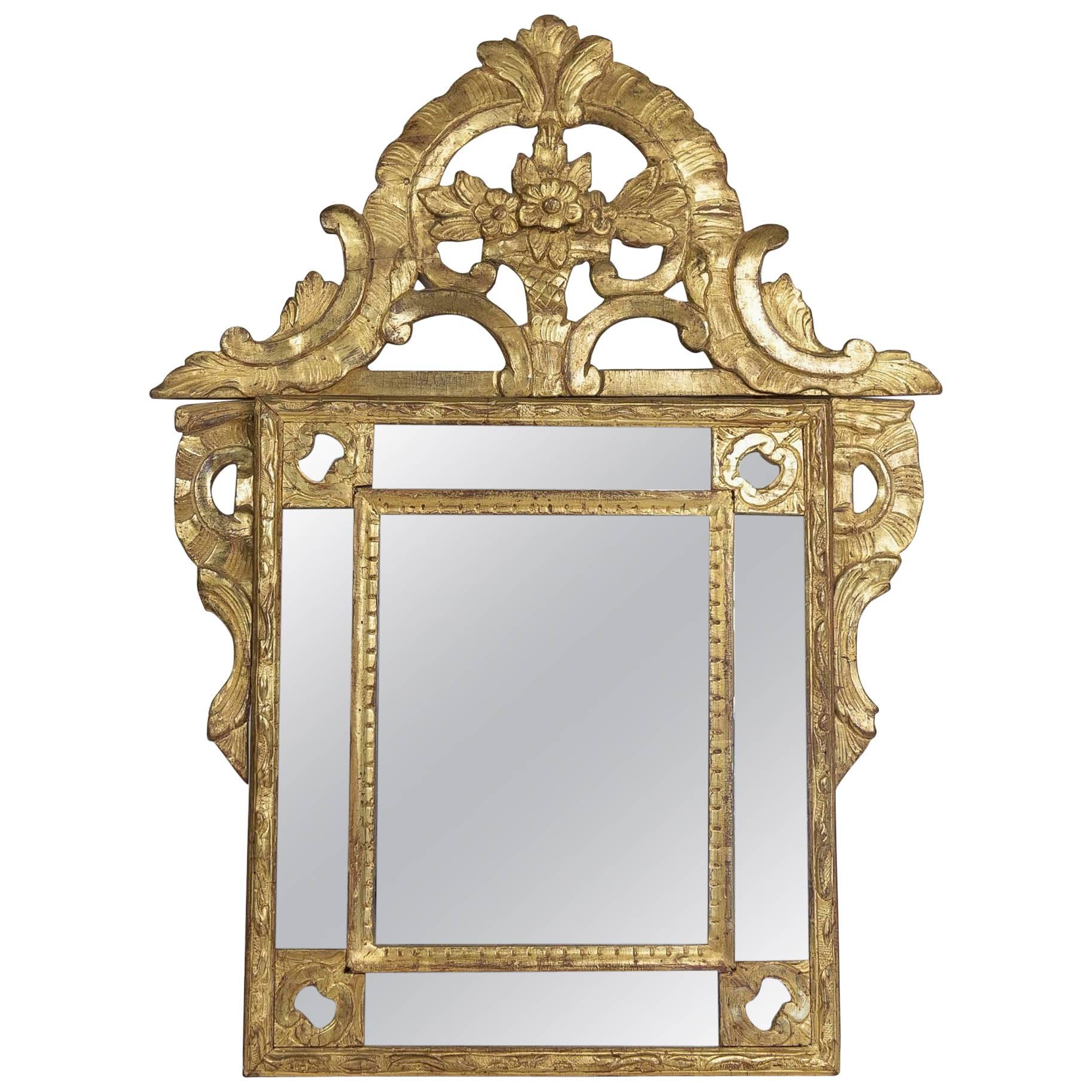 French Regence Period, Hand-Carved Giltwood Front-Top Mirror, circa 1720 For Sale