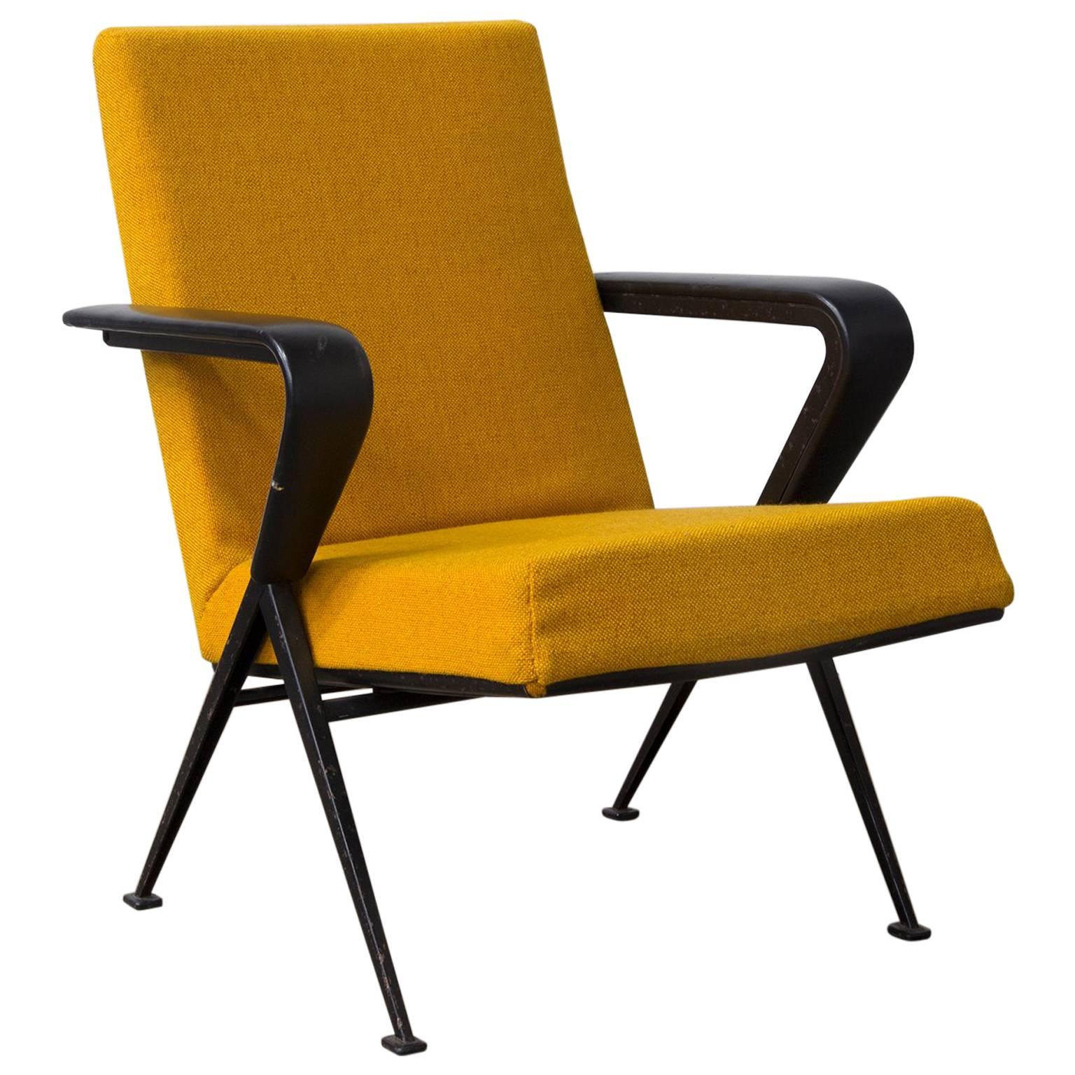 1969 Friso Kramer, Ahrend de Cirkel Repose Lounge Armchair New Yellow Upholstery For Sale