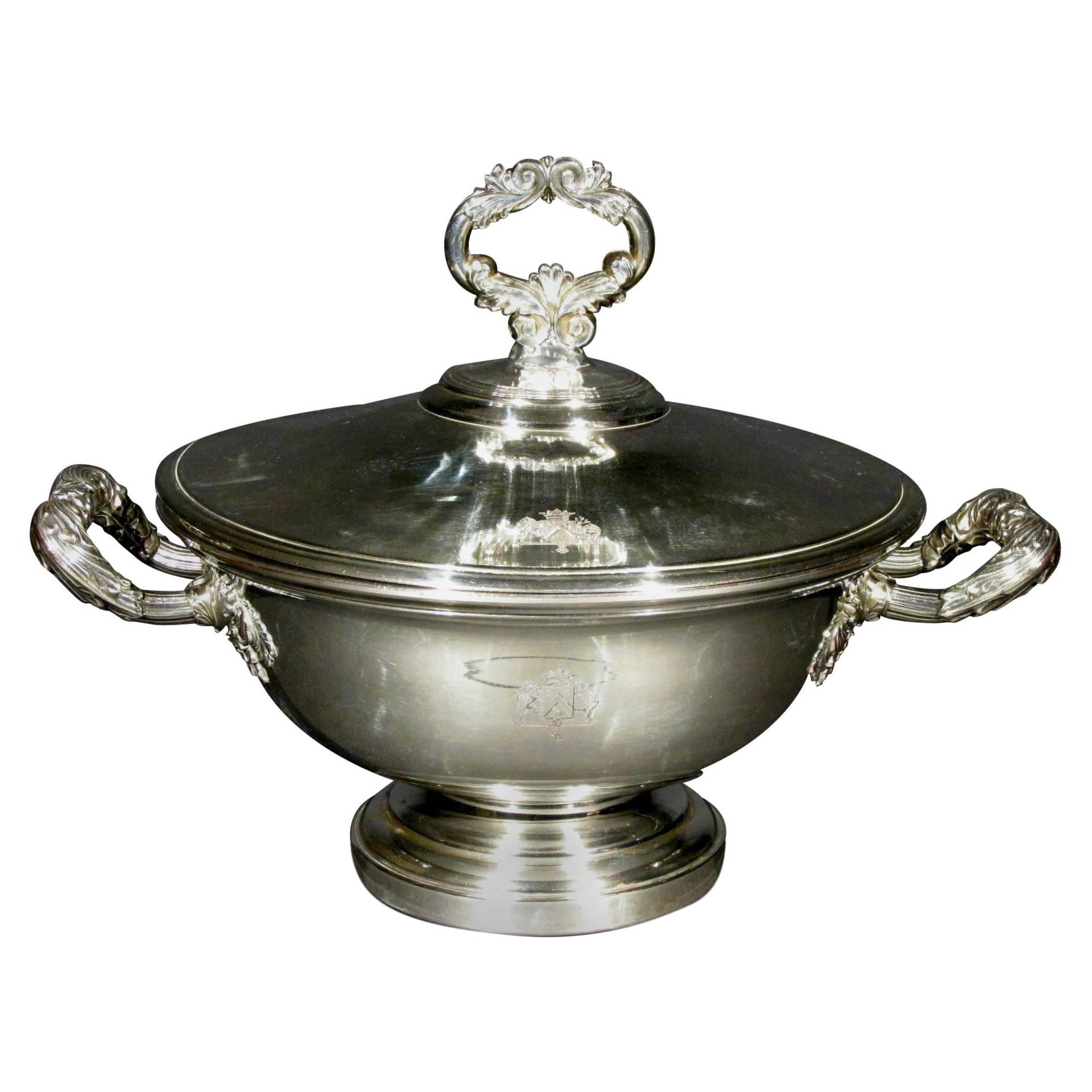 Rara sopera con tapa bañada en plata de principios del siglo XIX, Francia, circa 1830
