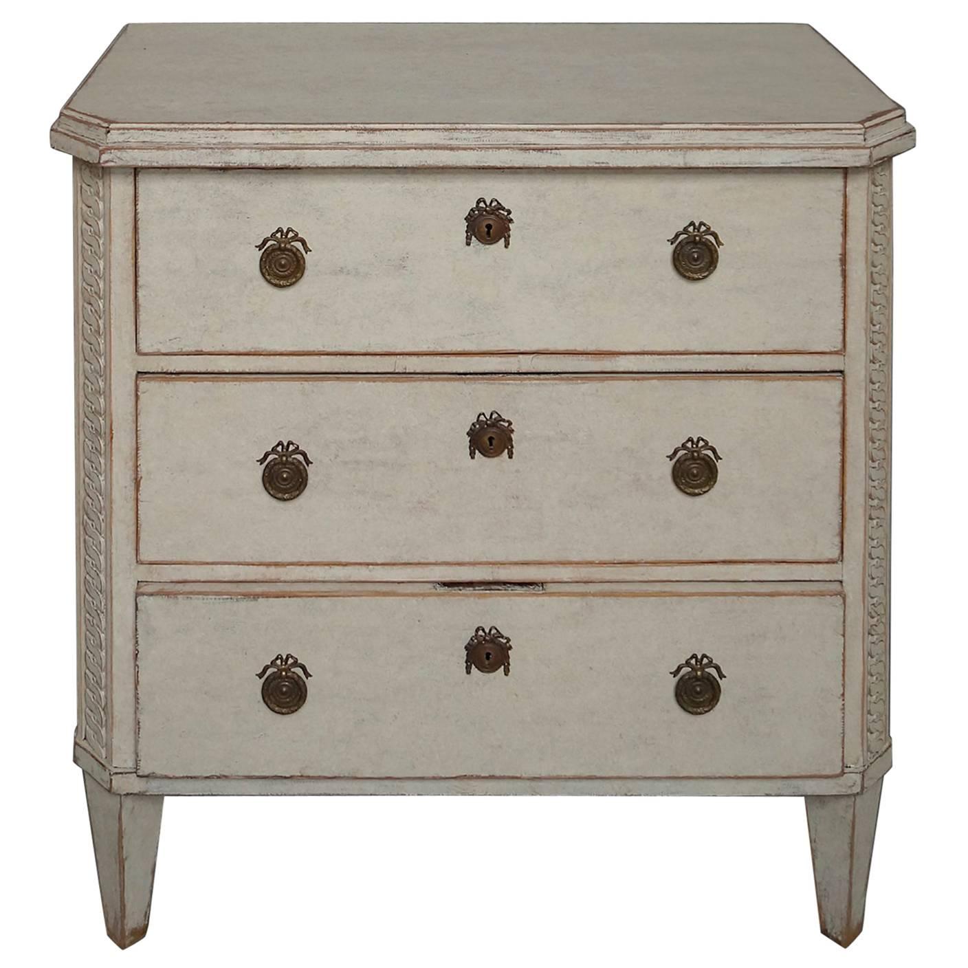 Simple Swedish Neoclassical Style Chest of Drawers