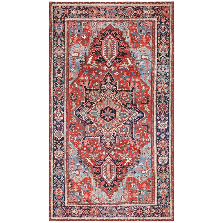 Large Oriental Antique Persian Serapi Heriz Rug For Sale at 1stdibs