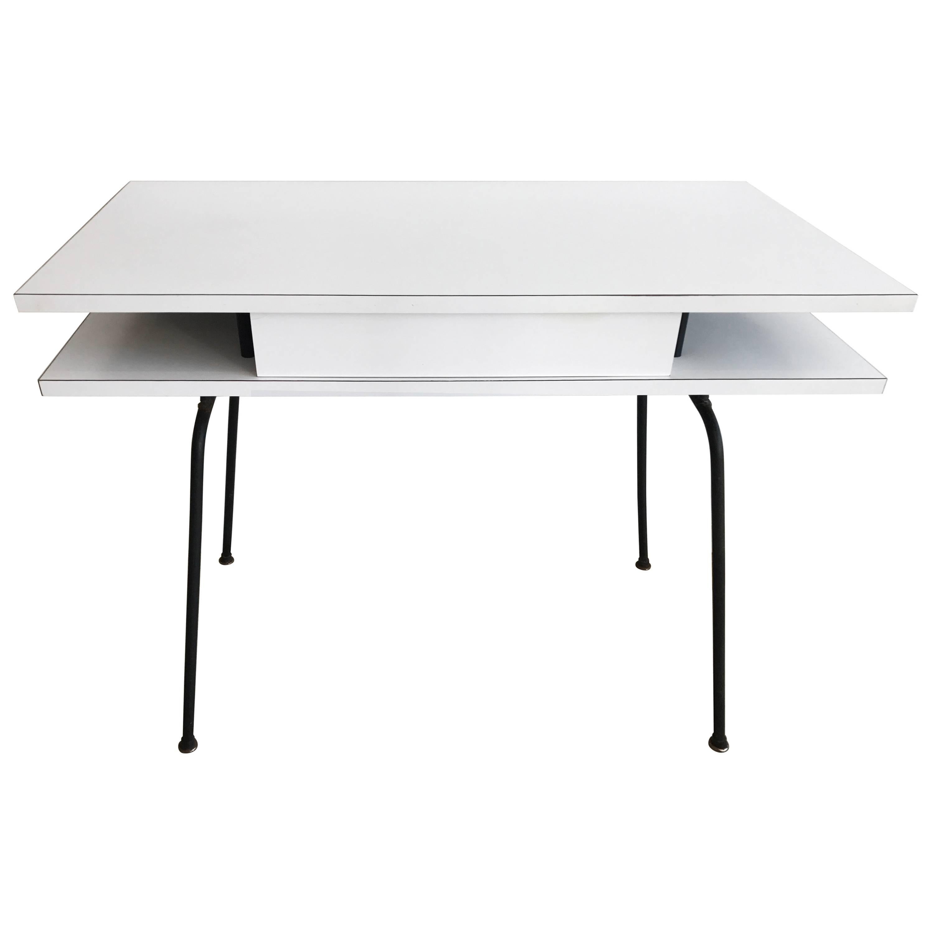 Escritorio Clifford Pascoe de laminado blanco con base de horquilla, años 50