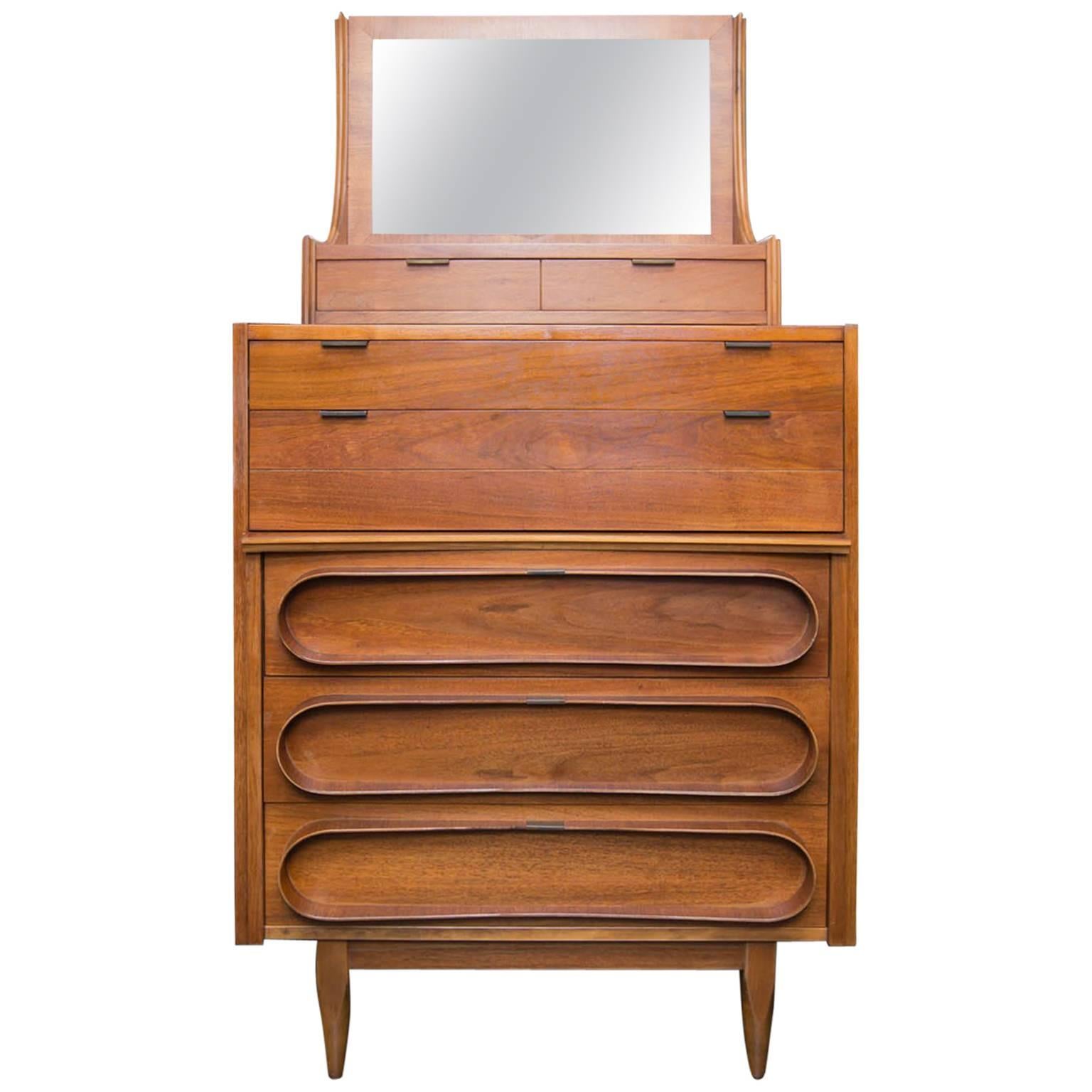 Walnut Bachelor's Chest in the Manner of Edmund Spence