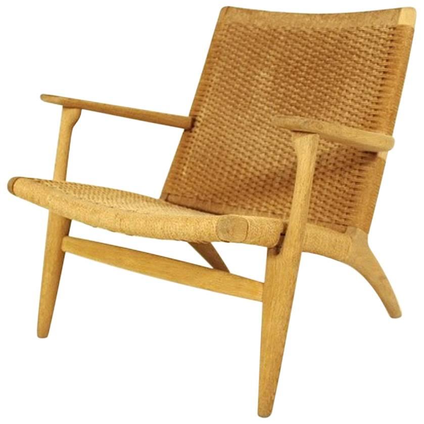 Hans J Wegner CH25 Lounge Chair in Oak and Papercord, 1950s