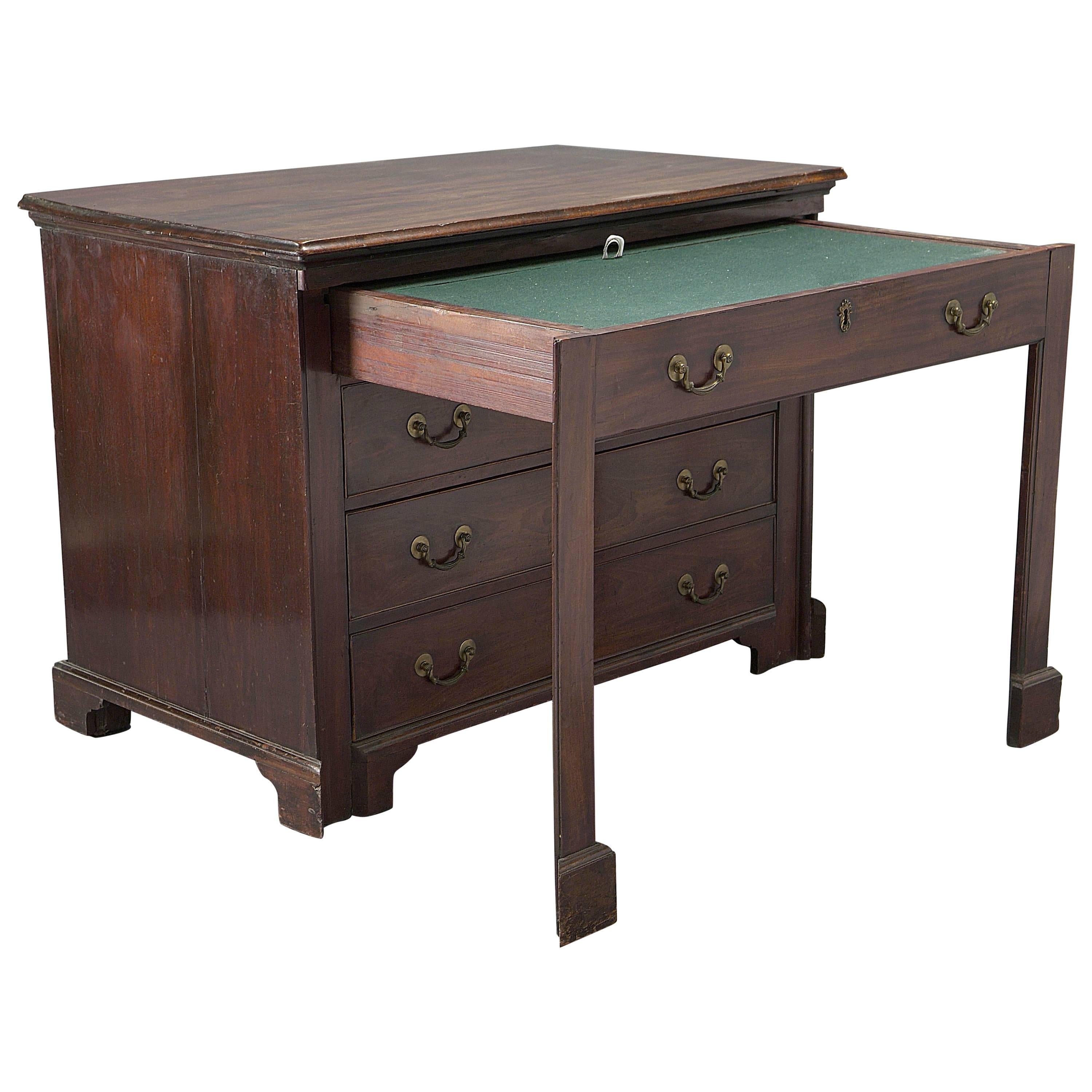 Scriban in Mahogany from Cuba, England, George III For Sale
