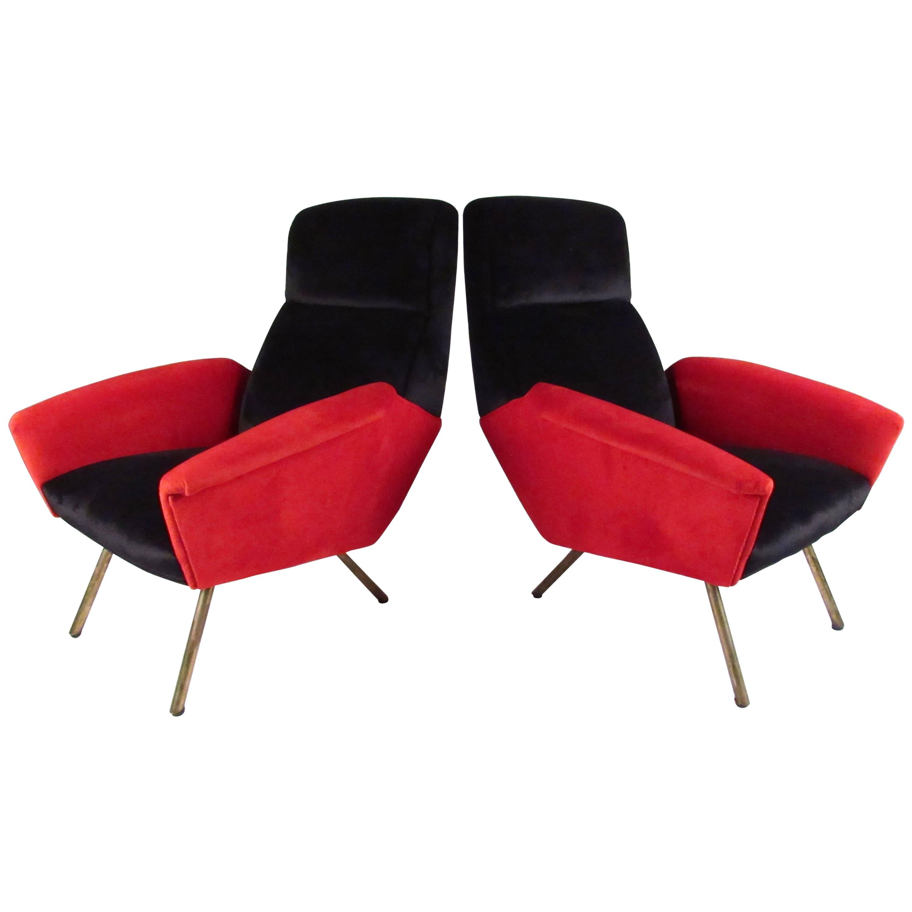 Stylish Pair of Italian Modern Sculptural Lounge Chairs