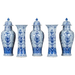 Five-Piece Garniture Set Chinese Blue and White Porcelain, circa 1880 12