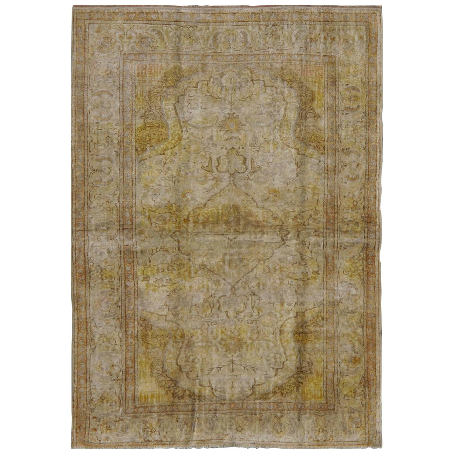 Türkischer Sivas-Teppich aus Seide in den Farben Elfenbein, Braun und Gelb