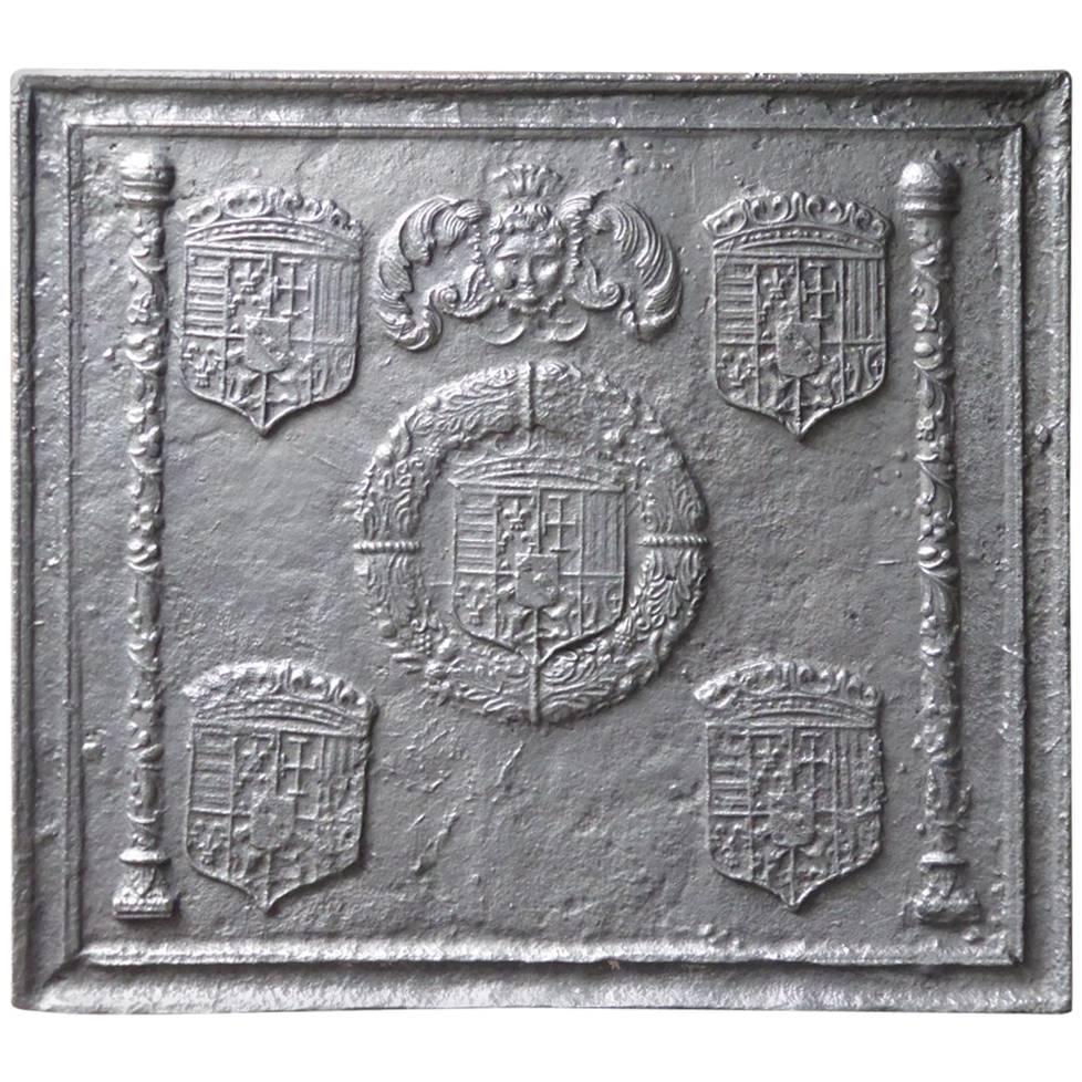 Plaque de cheminée / crédence française des « Arms de Lorraine » du 16e-17e siècle en vente