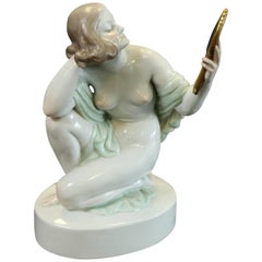 Figure féminine nue Herend avec miroir