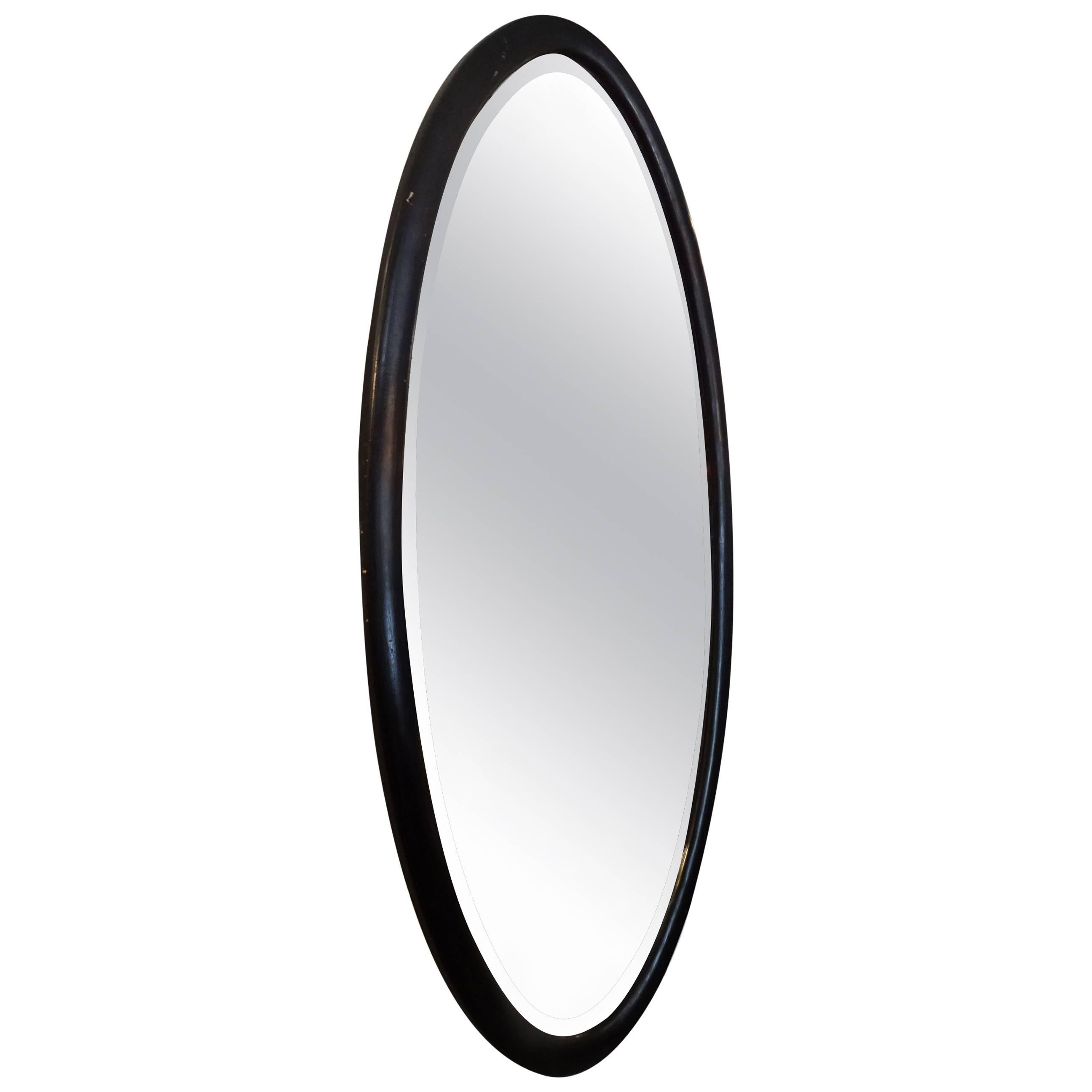 Großer ovaler facettierter Spiegel des frühen 20. im Angebot