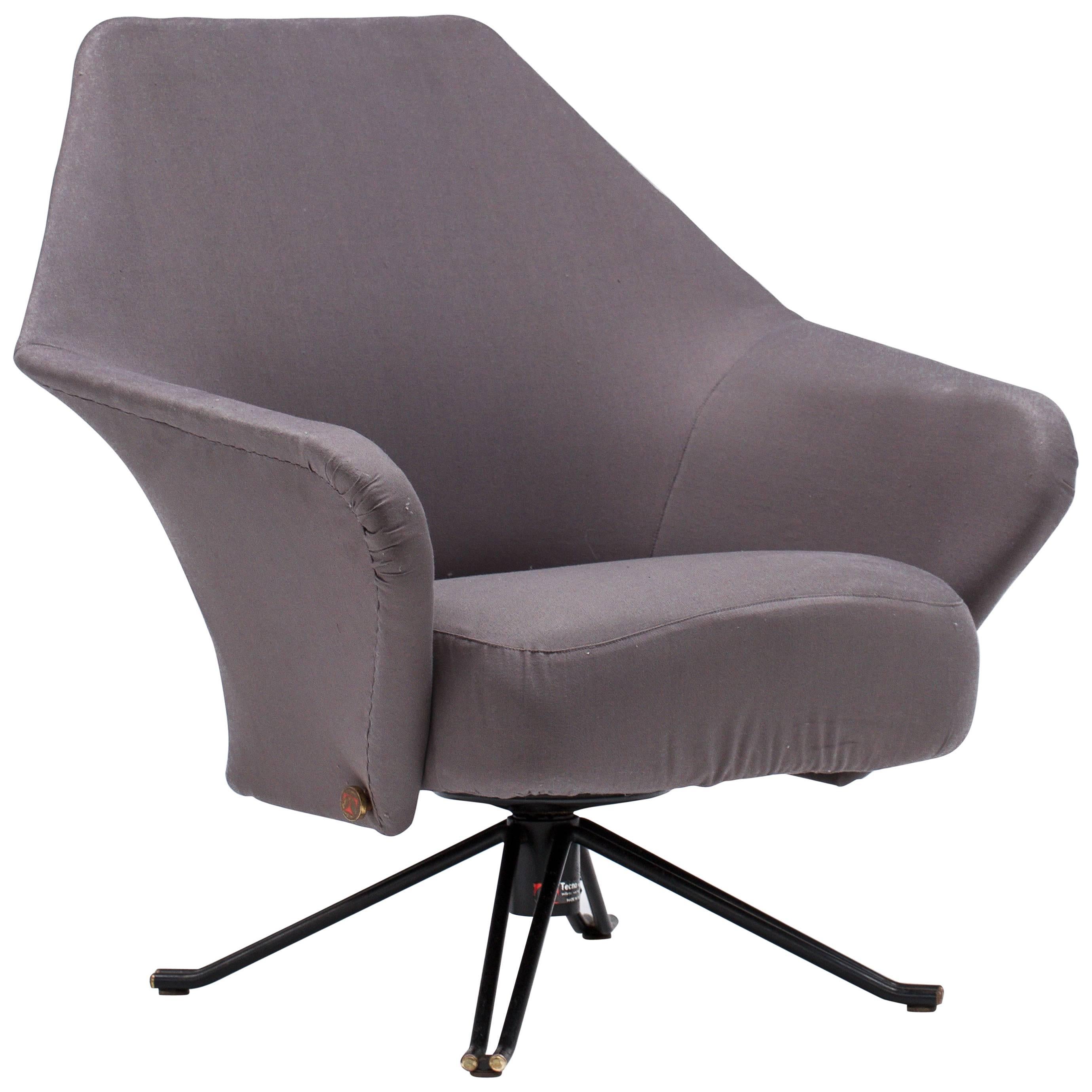 P32 Lounge Chair Osvaldo Borsani For Sale
