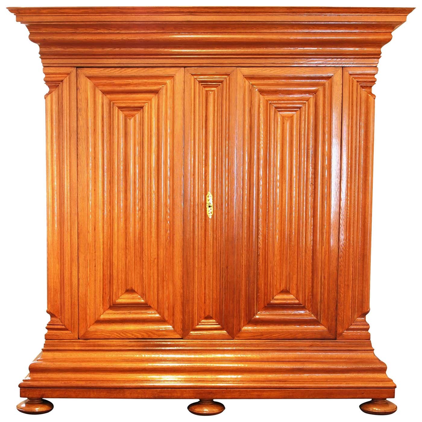 18th Century Baroque Oak Wood Cabinet From Germany Called Nasenschrank 18th-century-baroque-oak-wood-cabinet-from-germany-called-nasenschrank