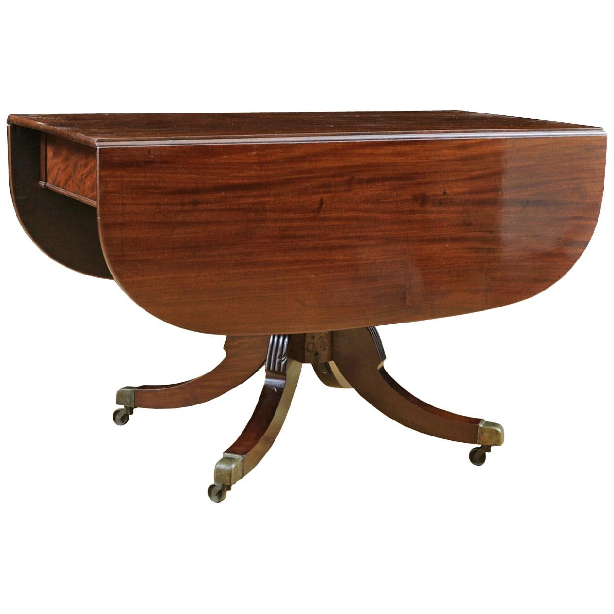 American Sheraton Centre-Pedestal, Drop-Leaf Breakfast Table in Mahogany For Sale