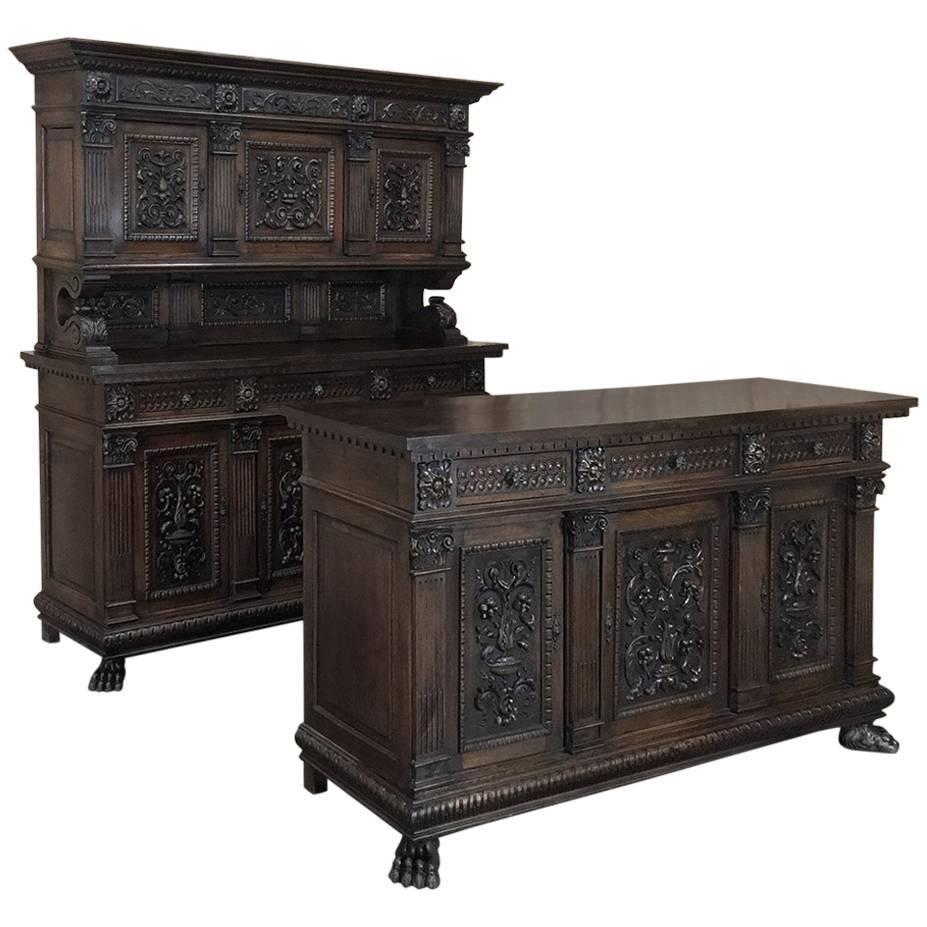 19th Century Italian Renaissance Bar in Hand-Carved Walnut