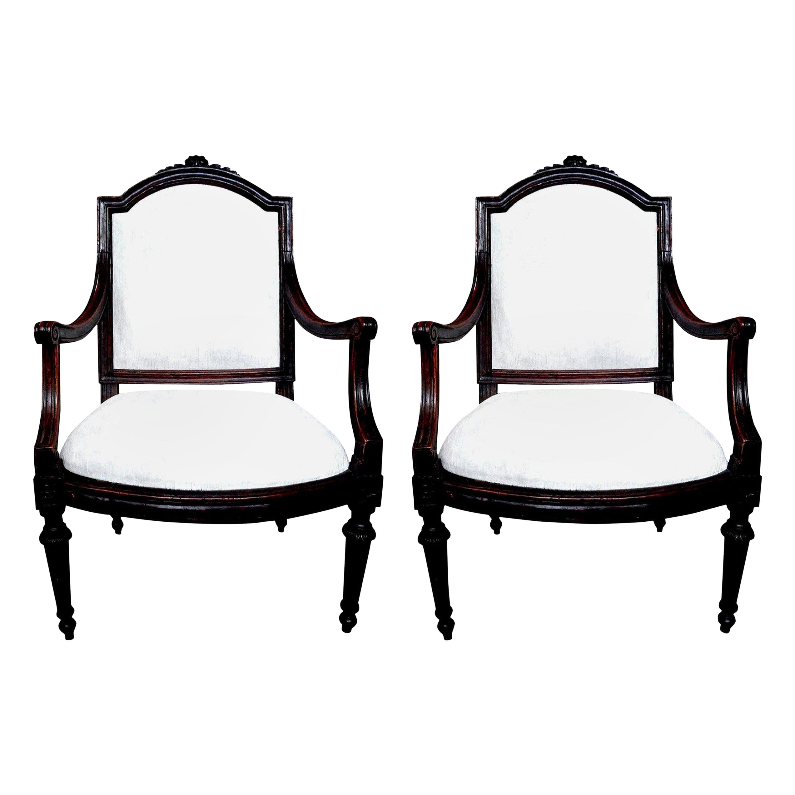 Paire de chaises en noyer italiennes du XVIIIe siècle
